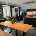 Blue Doors Hostel Altstadt