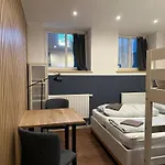 Blue Doors Hostel Altstadt